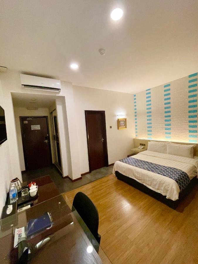 New World Express Motel Bintulu Exterior photo