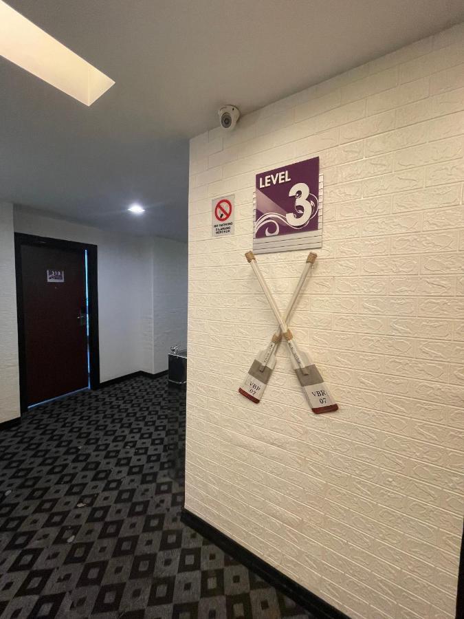 New World Express Motel Bintulu Exterior photo