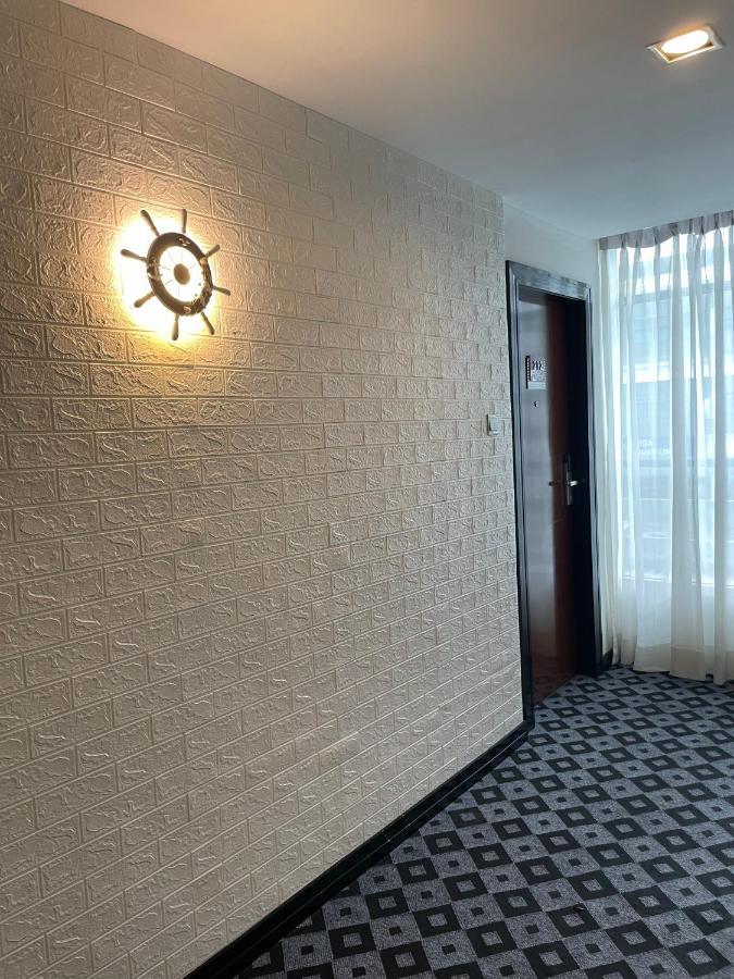 New World Express Motel Bintulu Exterior photo