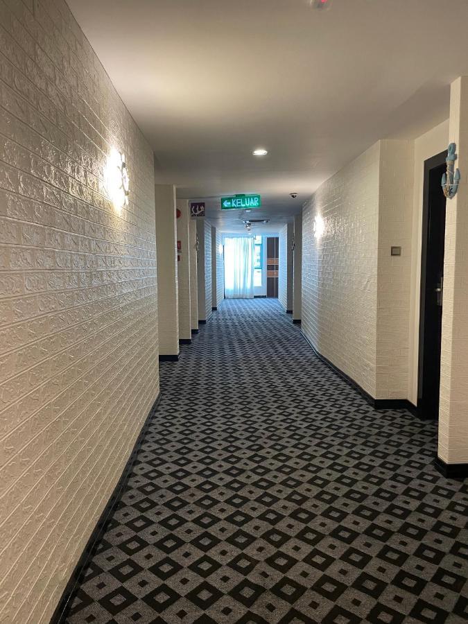 New World Express Motel Bintulu Exterior photo